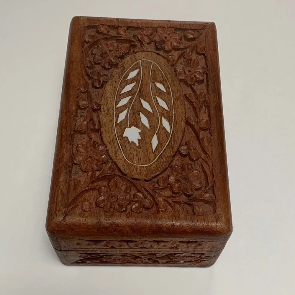 Handcrafted Wooden Jewelry Organizer Box. Used in great condition. Size:6x4.
